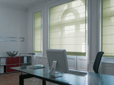 Roman Blind Systems, SG 2120, Colorama 1, Room shot "weisses Schloss", Switzerland
